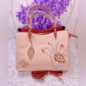 🌹 Floral Embroidery Cream & Brown Crossbody Handbag 🌹Gold Dangling Leaf NWT